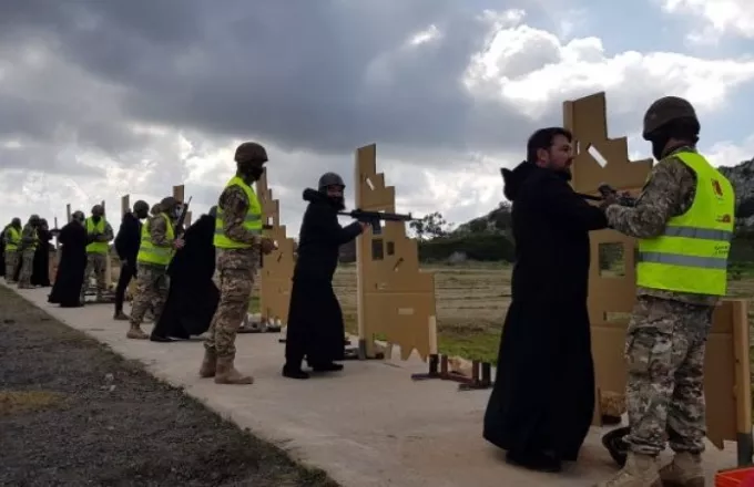 Ιερείς συμμετείχαν σε βολές με πυρά στην Κύπρο – Δείτε φωτογραφίες, βίντεο