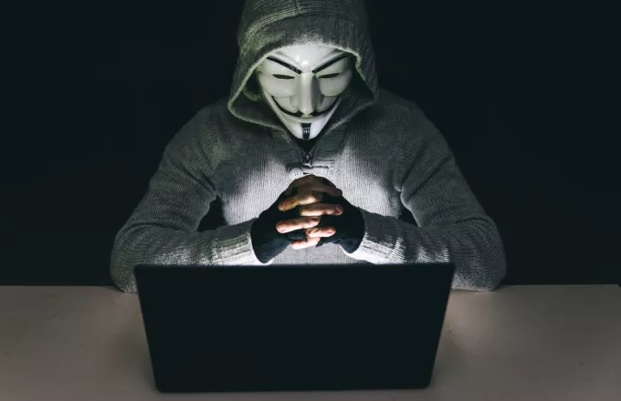 Οι Anonymous χάκαραν το σάιτ του ρωσικού υπουργείου Άμυνας και διέρρευσαν δεδομένα