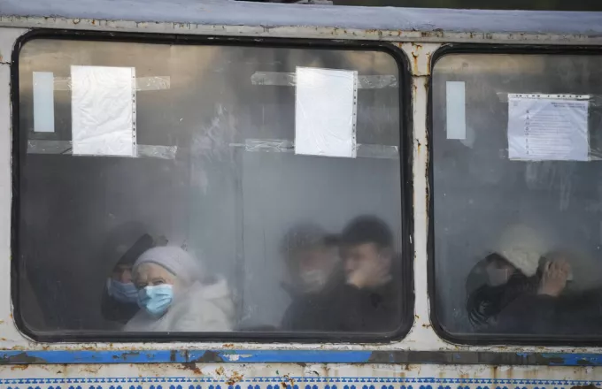 Η Πολωνία ετοιμάζει κλίνες σε νοσοκομεία και ειδικό τρένο για τη μεταφορά Ουκρανών τραυματιών