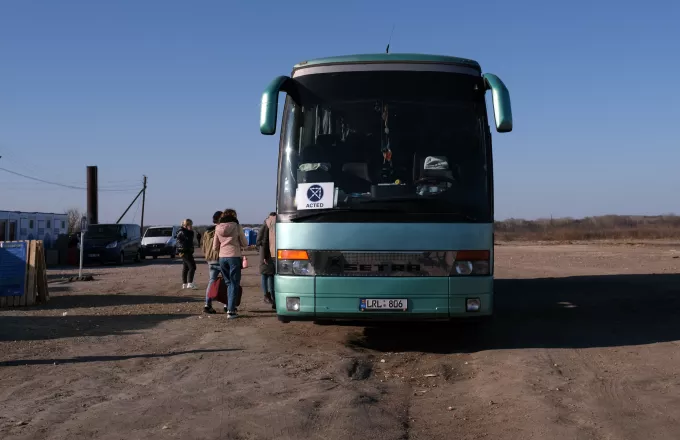 Δωρεάν με τα ΚΤΕΛ στα σημεία καταγραφής οι Ουκρανοί πρόσφυγες στην Ελλάδα