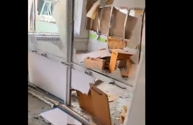 Ζελένσκι: Παιδιά κάτω από τα ερείπια στο μαιευτήριο της Μαριούπολης - Το βίντεο που ανάρτησε