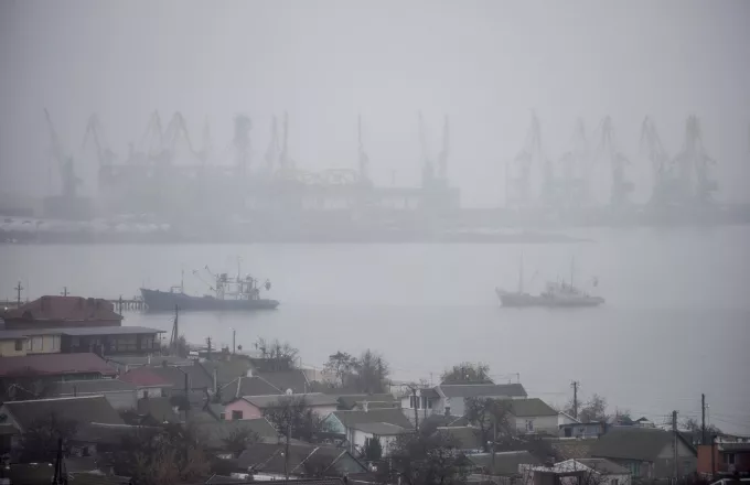 Ρωσικές ένοπλες δυνάμεις ελλιμένισαν πλοίο στο κατεχόμενο ουκρανικό λιμάνι Μπερντιάνσκ 