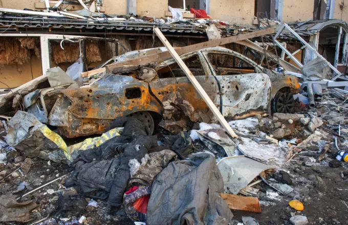 Ουκρανία: Βομβαρδίστηκε η πόλη Λουσιτσάνσκ στα ανατολικά
