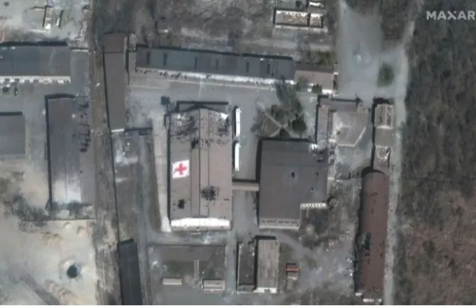 Επιβεβαιώθηκε ο ρωσικός βομβαρδισμός στην αποθήκη του Ερυθρού Σταυρού στη Μαριούπολη - Δείτε φωτογραφία