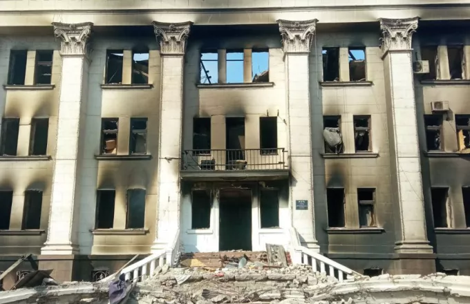 Ουκρανία: 300 νεκροί στο θέατρο της Μαριούπολης, λέει η δημοτική αρχή