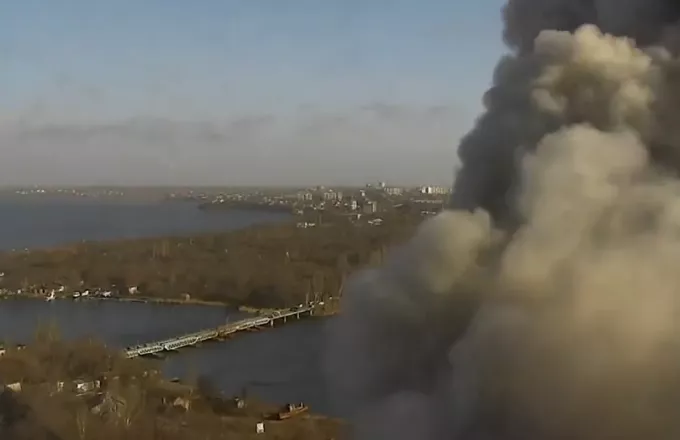 Η στιγμή που ο ρωσικός πύραυλος χτυπά κτίριο στο Νικολάεφ - Δείτε το βίντεο