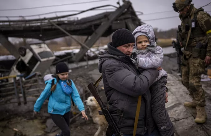 Βρετανία: 55 εκ. λίρες σε έρανο για τους Ουκρανούς πρόσφυγες και επέκταση στη διάρκεια της βίζας τους