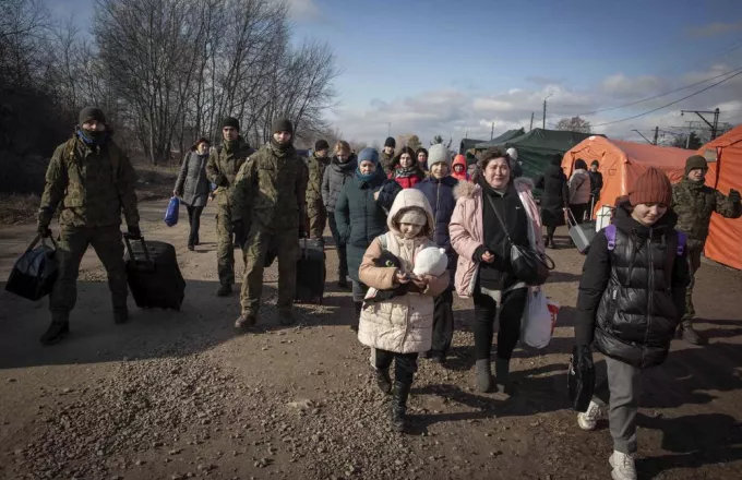 Ουκρανία: Άνοιξαν ανθρωπιστικοί διάδρομοι σε Μαριούπουλη και Ζαπορίζια για την αποχώρηση αμάχων 
