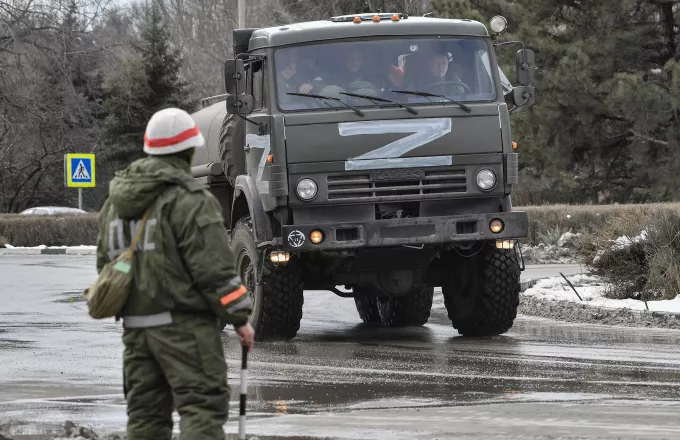 Το Κίεβο με νόμο απαγορεύει τη χρήση των ρωσικών στρατιωτικών συμβόλων "Z" και "V"