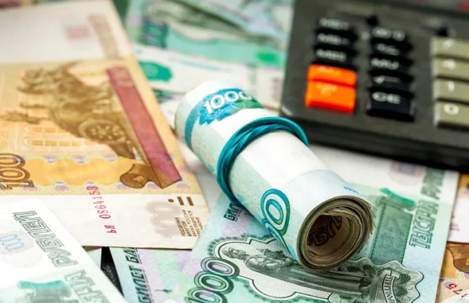 Ρωσία: Σε ρούβλια οι πληρωμές εξωτερικού χρέους αν μείνουν μπλοκαρισμένοι οι λογαριασμοί 
