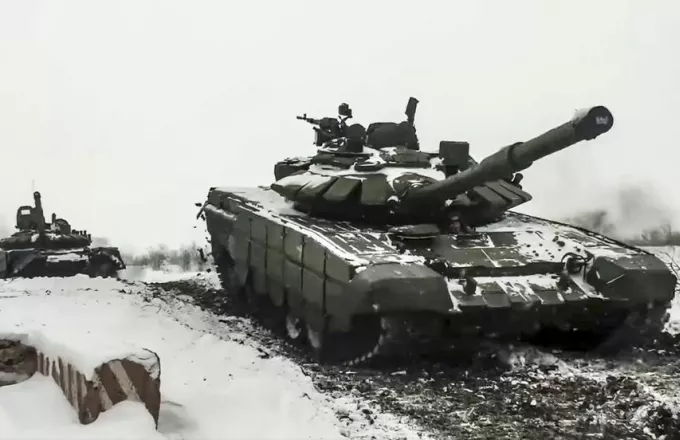Κίεβο: Πληροφορίες ότι λευκορωσικά στρατεύματα θα εισβάλουν στην Ουκρανία απόψε- Βίντεο δείχνει στρατιωτική πομπή  