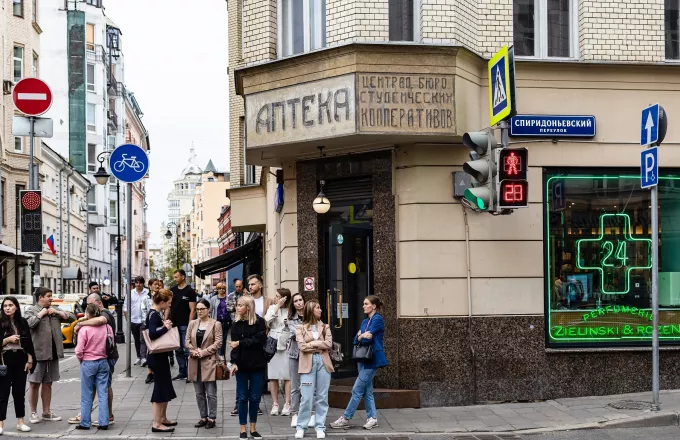 Αδειάζουν ράφια με φάρμακα οι Ρώσοι εν μέσω δυτικών κυρώσεων – Έκκληση Μόσχας: Μη συγκεντρώνετε αποθέματα