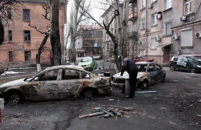 Οι Ρώσοι σφυροκοπούν Ντονέτσκ και Λουγκάνσκ - Θέλουν να μπουν σε Μαριούπολη, Ποπάσνα και Ρουμπεζνόγιε