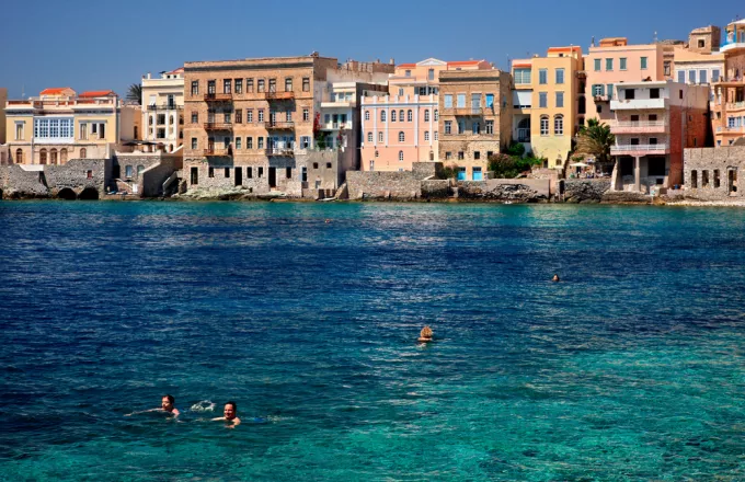 Τα 9 ελληνικά νησιά που είναι ιδανικά για να επισκεφτείς την Άνοιξη