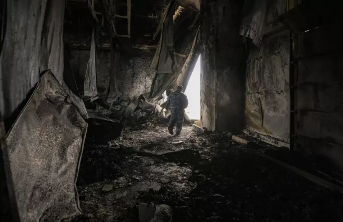 Τουλάχιστον 3 άμαχοι νεκροί από ρωσικούς βομβαρδισμούς στην Οκτίρκα 