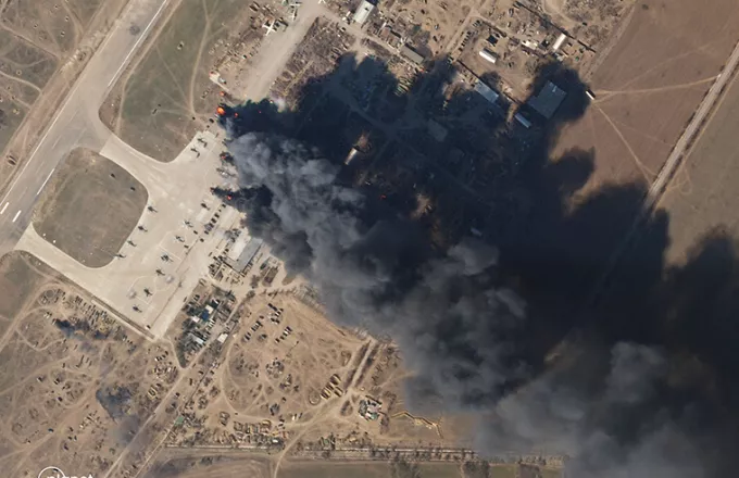 Καταστράφηκαν 3 ρωσικά στρατιωτικά ελικόπτερα στη Χερσώνα - Δείτε φωτογραφίες από δορυφόρο