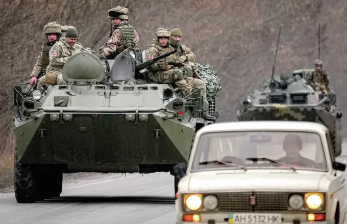 Ουκρανία: Ο στρατός επιβεβαίωσε ότι οι δυνάμεις του αποχώρησαν από το Λισιτσάνσκ