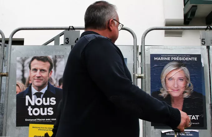 Γαλλικές εκλογές: Μακρόν και Λεπέν κοιτάζουν προς τα αριστερά