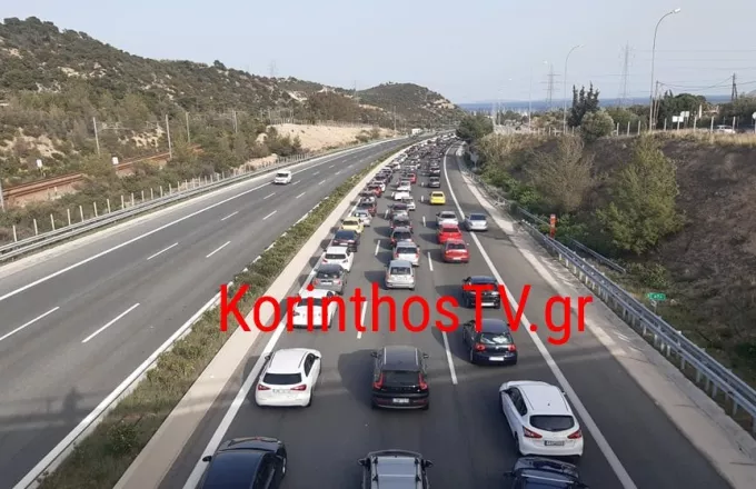 Κίνηση τώρα: Τροχαίο στην Αθηνών-Κορίνθου – Από μια λωρίδα η κυκλοφορία