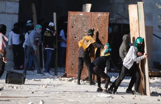 Ισραήλ: Οι ταραχές στην Πλατεία των Τζαμιών κλονίζουν την κυβέρνηση του Ναφτάλι Μπένετ 	