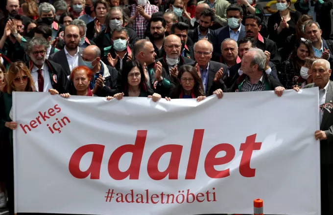 Κωνσταντινούπολη: Μεγάλες συγκεντρώσεις μετά την καταδίκη σε ισόβια του Καβαλά