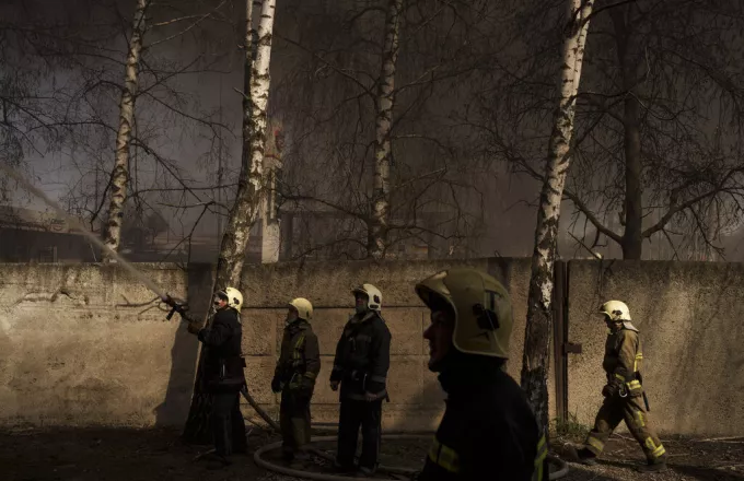 Οι Ρώσοι βομβάρδισαν εργοστάσιο παραγωγής τεθωρακισμένων στα περίχωρα του Κιέβου