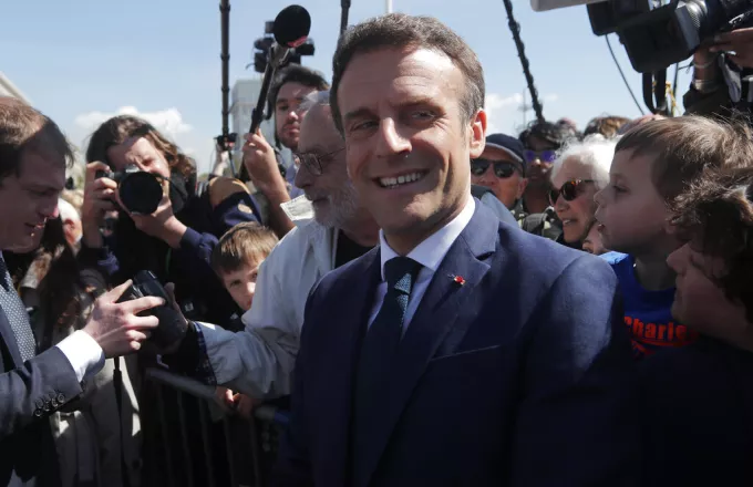 Στην τελική ευθεία για τις εκλογές οι Γάλλοι: Ψηφίζουν Μακρόν για να αποφύγουν τη Λεπέν