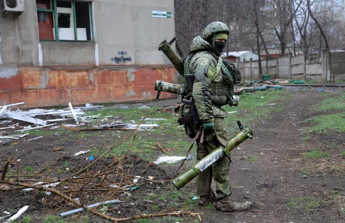 Ουκρανία: Οι Ρώσοι θέλουν να χρησιμοποιήσουν χημικά όπλα στη Μαριούπολη