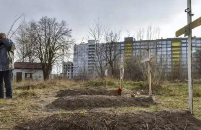 Ζελένσκι: Εντοπίστηκε νέος ομαδικός τάφος με 900 σορούς στην περιφέρεια του Κιέβου