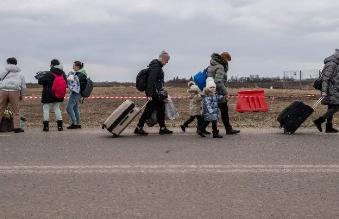Πάνω από 4,5 εκατ. άνθρωποι έχουν εγκαταλείψει την Ουκρανία έως τώρα σύμφωνα με την Ύπατη Αρμοστεία