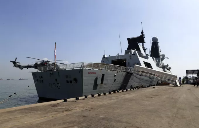 Times: Αποστολή πολεμικών πλοίων στη Μαύρη Θάλασσα για συνοδεία ουκρανικών, συζητά το Λονδίνο