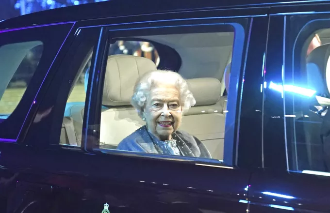 Η «πλατινένια πουτίγκα» της Βασίλισσας Ελισάβετ -Δείτε βίντεο