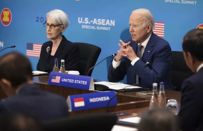 Ο πρόεδρος Μπάιντεν χαιρετίζει τη «νέα εποχή» στις σχέσεις ΗΠΑ-ASEAN