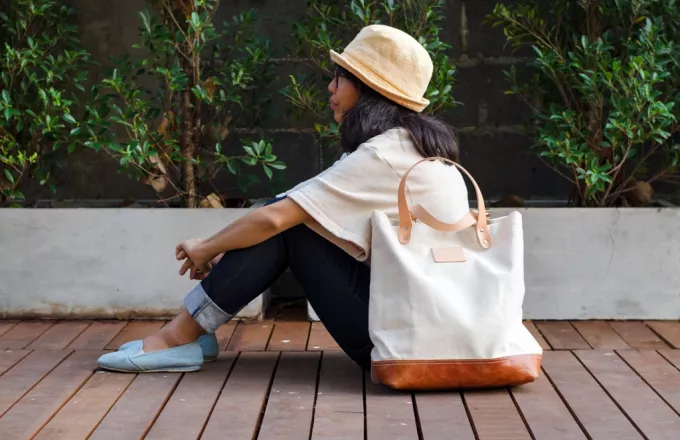 Canvas bags: Οι λόγοι που χρειάζεσαι μία πάνινη τσάντα και ιδέες για να εμπνευστείς