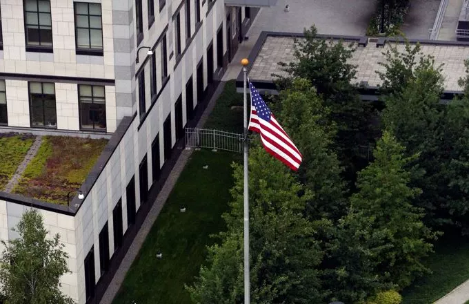 Άνοιξε ξανά η αμερικανική πρεσβεία στο Κίεβο