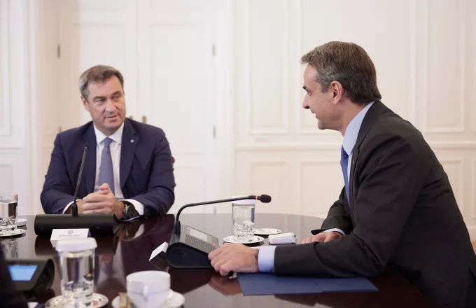Συνάντηση Μητσοτάκη με πρωθυπουργό Βαυαρίας - Τον ενημέρωσε για την τουρκική προκλητικότητα  