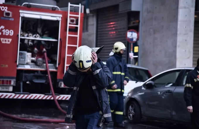 Φωτιά σε εστιατόριο στη Θεσσαλονίκη- Τραυματίστηκε ο ιδιοκτήτης του στην προσπάθεια να την σβήσει