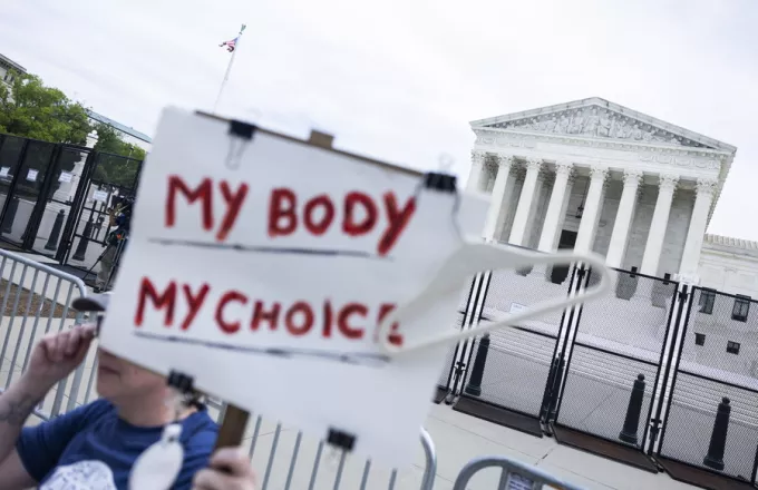 Διαδηλώσεις για το δικαίωμα στην άμβλωση στις ΗΠΑ: «Κάτω τα χέρια από το σώμα μας!»