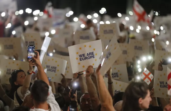 Χιλιάδες διαδηλωτές στους δρόμους της Γεωργίας- Ζητούν ένταξη στην ΕΕ