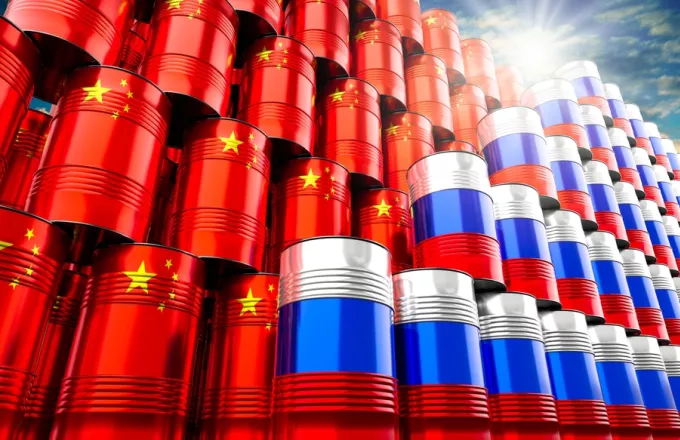 Κινεζικά και ρωσικά βαρέλια με πετρέλαιο 