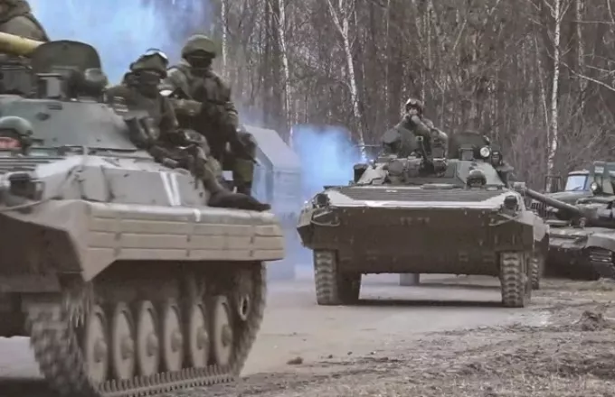 Ρωσικός στρατός συγκεντρώνεται γύρω από τη Σλοβιάνσκ στην ανατολική Ουκρανία
