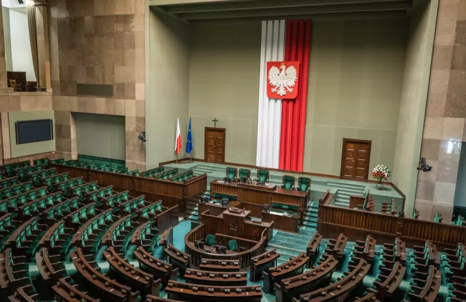 Aπέρριψαν στην Πολωνία τη χαλάρωση του νόμου των αμβλώσεων