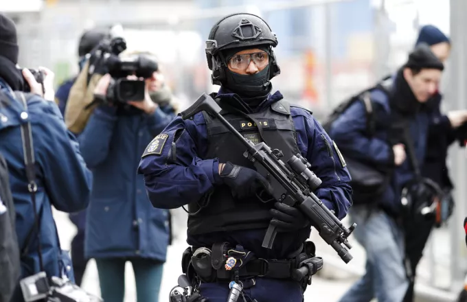 Σουηδία: 1 νεκρός και 1 τραυματίας από τα πυρά σε εμπορικό κέντρο στο Μάλμε - Συνελήφθη έφηβος	