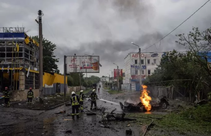 Ουκρανία: Τουλάχιστον 24 άμαχοι νεκροί από σφαίρες σε αμάξια στο Χάρκοβο