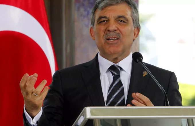Τουρκία: Ο πρώην πρόεδρος Γκιουλ επικρίνει τον Ερντογάν για την πολιτική του