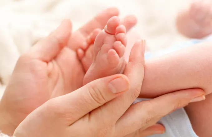 Στο νοσοκομείο 8 μηνών μωρό που κατάπιε παραμάνα
