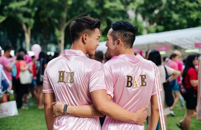 Η Σιγκαπούρη αποποινικοποιεί το σεξ μεταξύ ομοφυλοφίλων