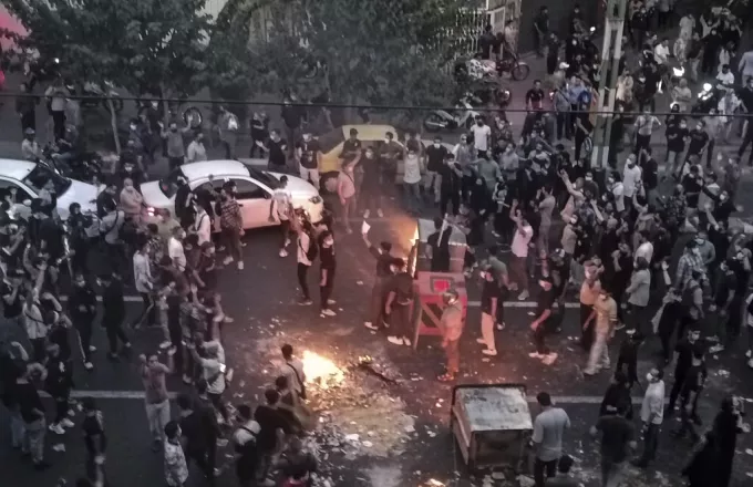 Χίλιοι άνθρωποι θα δικαστούν δημόσια για τις ταραχές στην Τεχεράνη