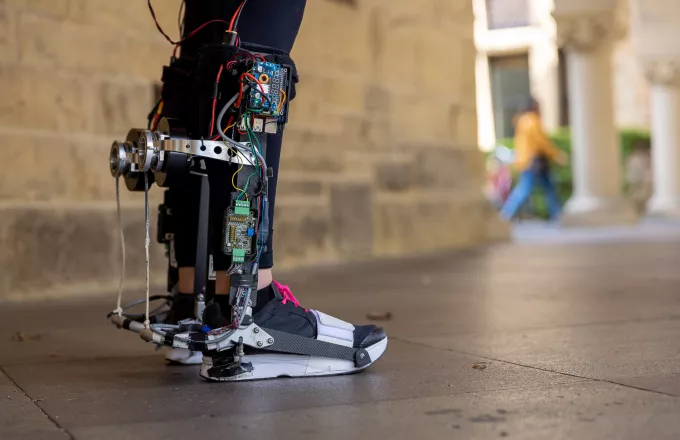 Εξωσκελετική ρομποτική μπότα