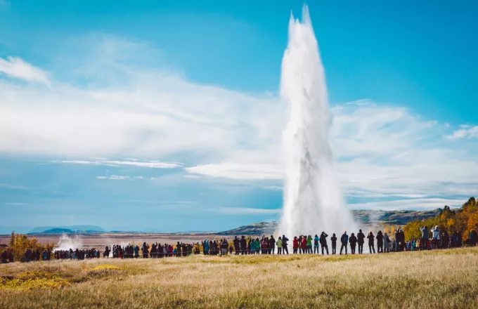 Το εντυπωσιακό φυσικό φαινόμενο της Ισλανδίας